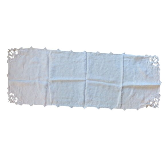 White Battenburg Lace Embroidered Linen Table Runner Intricate Design 15"x40" - Picture 2 of 4